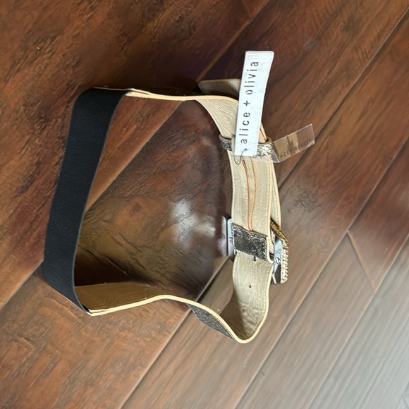 Women belt - Picture 2 of 3